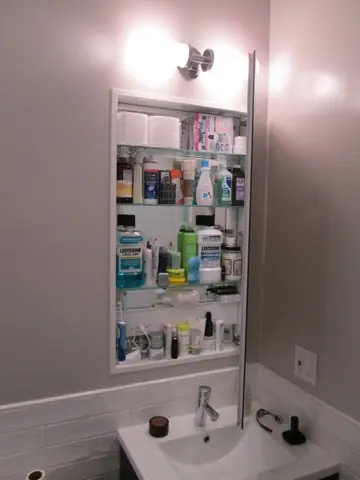 A simple, elegant bathroom featuring a floating vanity in Noe Valley, San Francisco, photo 7