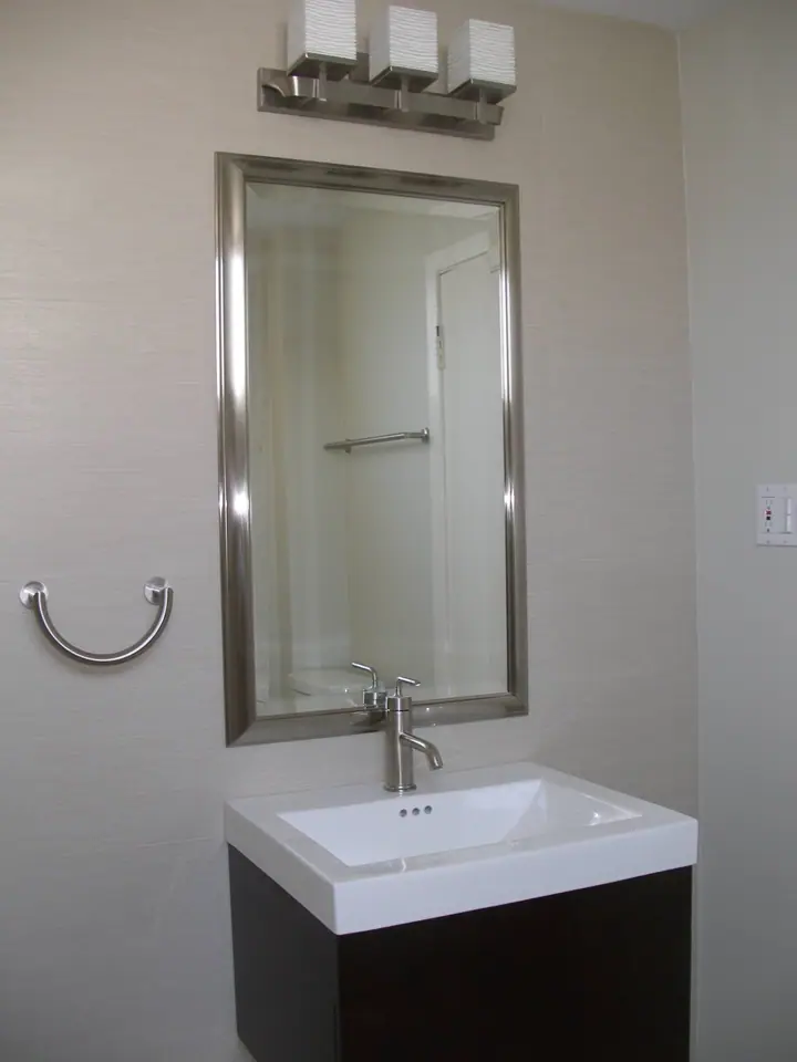 Stylish bath remodel with a floating vanity in the Inner Richmond, San Francisco, photo 2