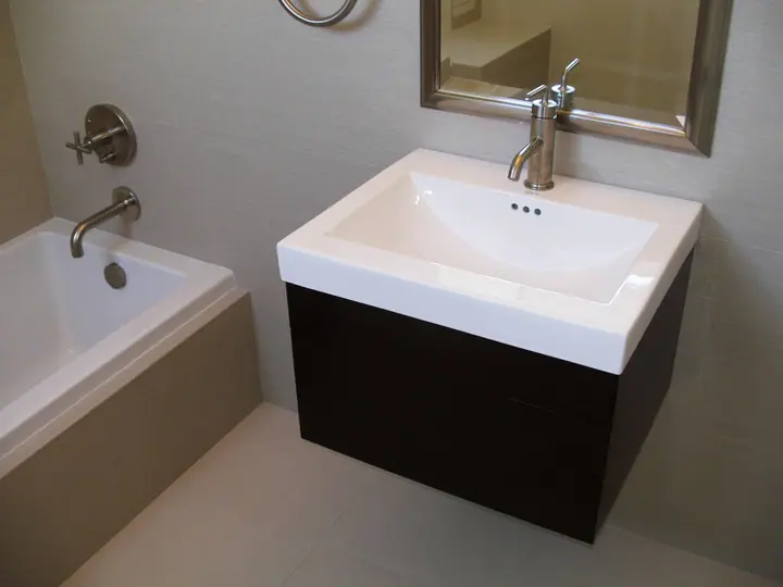Stylish bath remodel with a floating vanity in the Inner Richmond, San Francisco: floating, photo 6