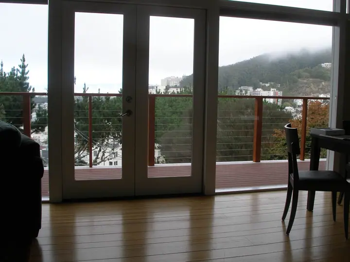 Cable rail system with redwood posts in Twin Peaks, San Francisco: view enhancement 2