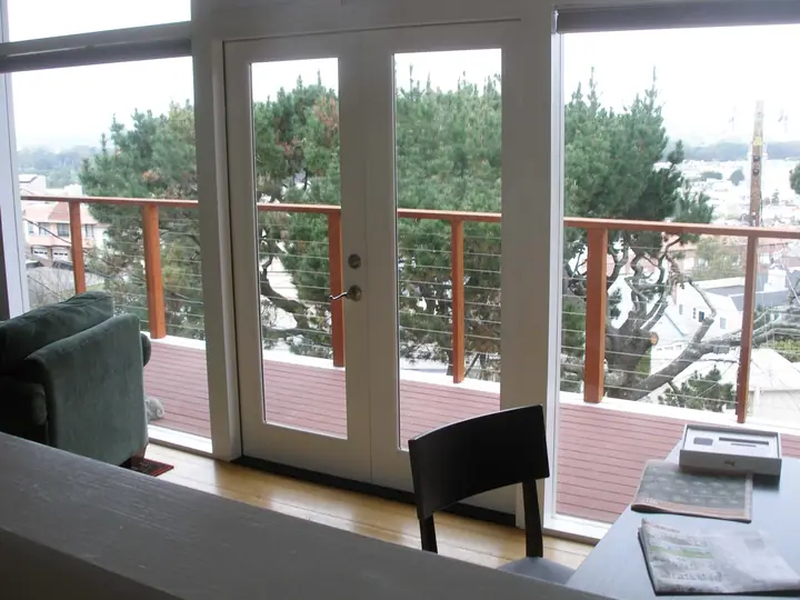 Cable rail system with redwood posts in Twin Peaks, San Francisco: view enhancement 1