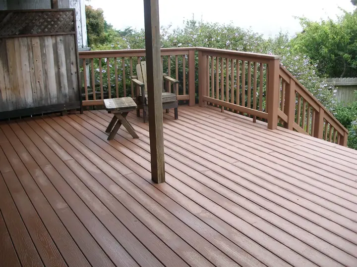 Composite deck in Bernal Heights, San Francisco: list