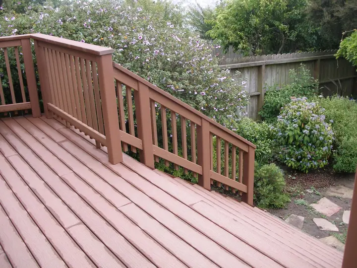 Composite deck in Bernal Heights, San Francisco: list, photo 3