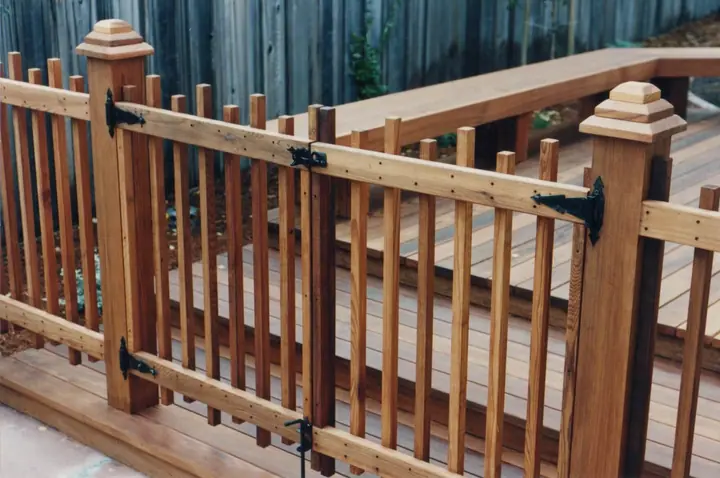 Corte Madera pool deck: pool rail2
