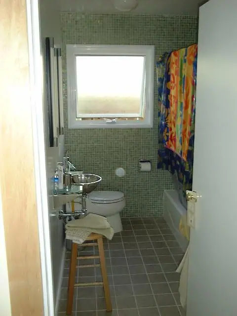 Crisp Mill Valley bathroom with a unique sink detail: retouched web pics, photo 3
