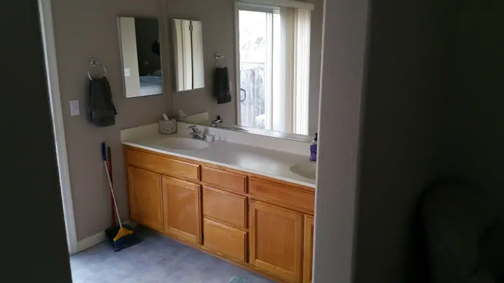 Bath remodel in Santa Rosa: Before