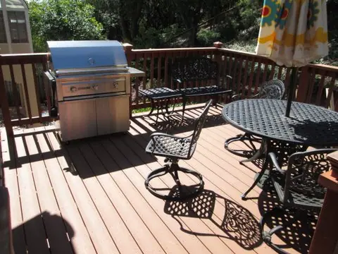 Simple redwood deck in Corte Madera, photo 2