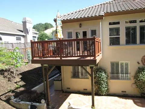 Simple redwood deck in Corte Madera, photo 8